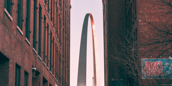 Photo of the St. Louis Arch taken from Laclede's Landing